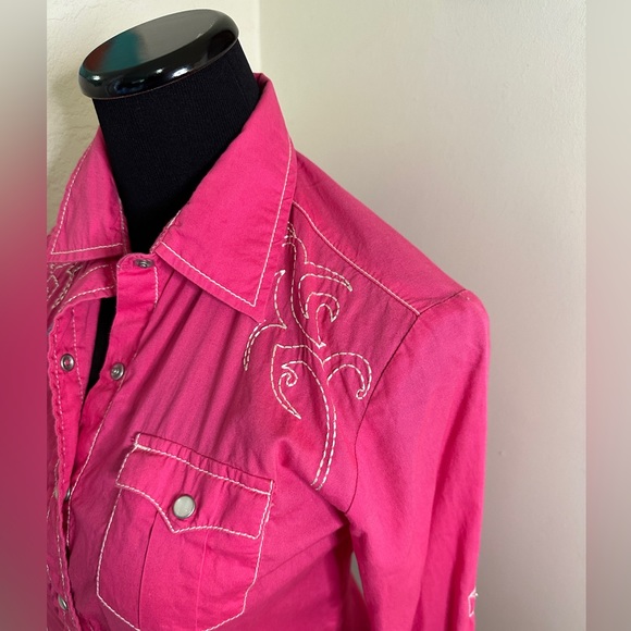 Cruel Hot Pink Embroidered and Studded Long Sleeve Pearl Snap Shirt Size S - Picture 6 of 8